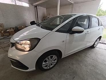 китайский мини машина: Honda Jazz: 2021 г., 1.5 л, Автомат, Бензин, Хэтчбэк — 5