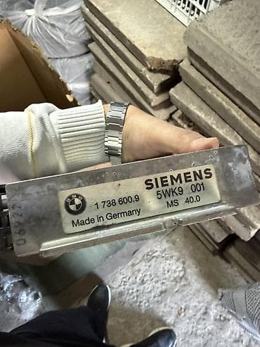 Детали КПП и трансмиссии: Блок управления двигателем (ЭБУ) Siemens MS40.0 для BMW e34 - — 1