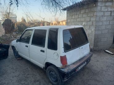 сивик бишкек: Хэтчбек компакт-класса, 5 дверей, белый цвет кузова, черные бамперы и — 1