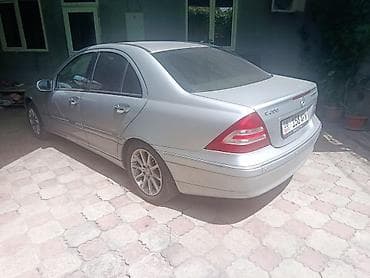 капот е124: Mercedes-Benz C-Class: 2003 г., 1.8 л, Автомат, Бензин, Седан — 2