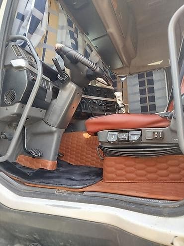 geely galaxy e5: Тягач, Volvo, Без прицепа — 7