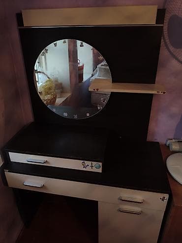 Продаю трюмо с круглым зеркалом. Все ящики рабочие, зеркало целое at lalafo.kg Продаю трюмо с круглым зеркалом. Все ящики рабочие, зеркало целое