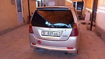 daihatsu: Daihatsu YRV: 2001 г., Автомат — 2