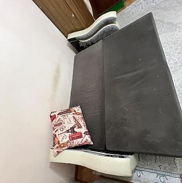 small table: Модульный диван — 3