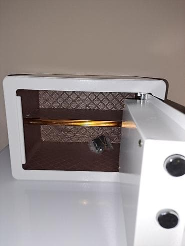 сейф для: Сейф для документов А 4 и ценных вещей размер 25 35 25 замок ключ и — 5