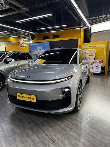 Lixiang: Lixiang L6: 2024 г., 2 л, Автомат, Гибрид, Кроссовер — 1