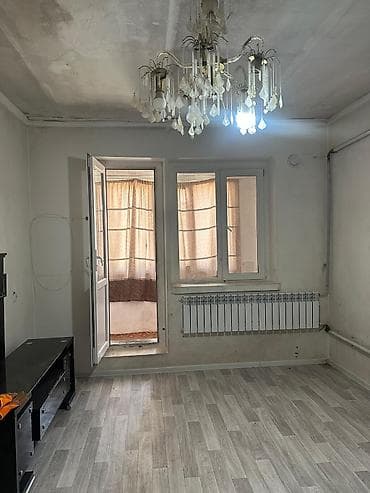 продажа коммунальной квартиры: Бишкек кызыл аскер достук м-н 110 квартал эки болмолуу батирдин бир — 3