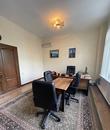 Аренда офисов, 300 м², В жилом комплексе, 1 линия, С отдельной кухней, С отдельным входом