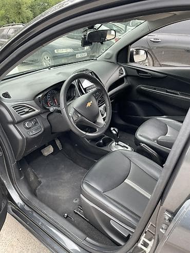 Chevrolet Spark: 2019 г., 1 л, Автомат, Бензин, Хетчбек — 5