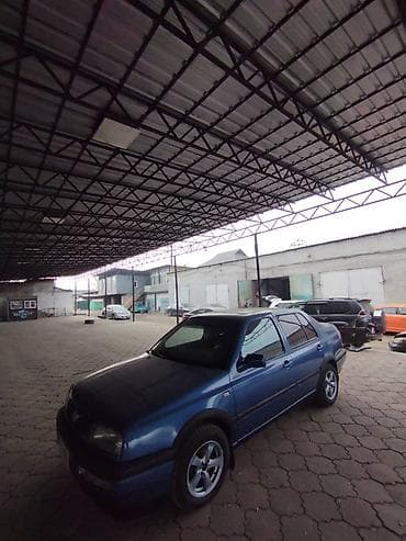 shevralet lacetti: Volkswagen Vento: 1993 г., Седан — 2