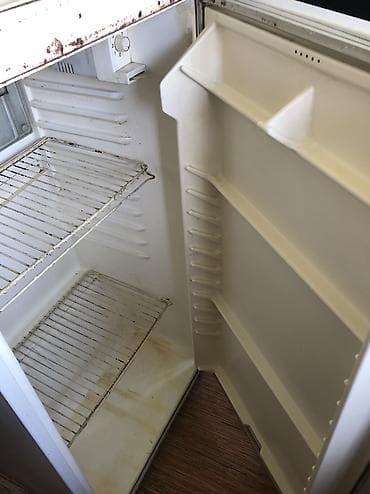 холодильный шкаф: Холодильник двухкамерный, классический, с верхней морозильной камерой — 4