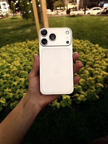 IPhone 17, 128 ГБ, Белый, Защитное стекло, 86 %