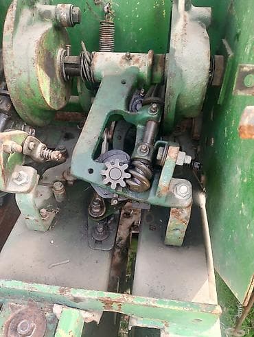 жесткий сцепка: Пресс-подборщик тюковый John Deere 332A - Производитель: John Deere - — 2