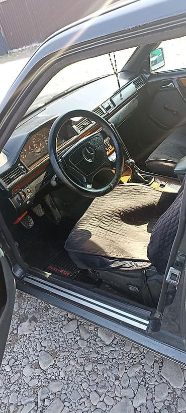 е 200: Mercedes-Benz W124: 1993 г., 2.2 л, Механика, Бензин, Седан — 4