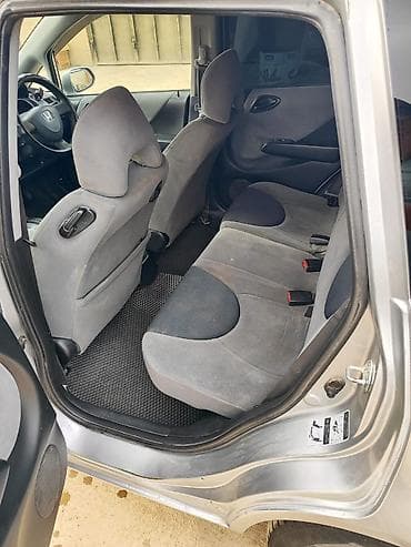 Honda Fit: 2002 г., 1.3 л, Автомат, Бензин, Хетчбек — 5
