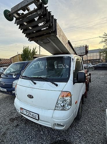 Другой транспорт: Продаю спецтехнику Kia Bongo автолифт Год-2008 Длина стрелы-28метр — 4