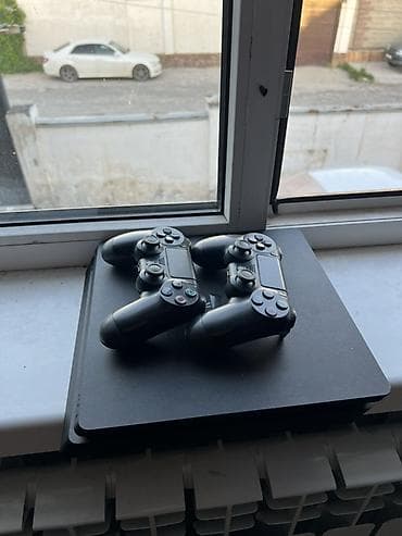 red dead redemption: PlayStation 4 Slim + 2 геймпада DualShock 4 Комплектация: - консоль — 2