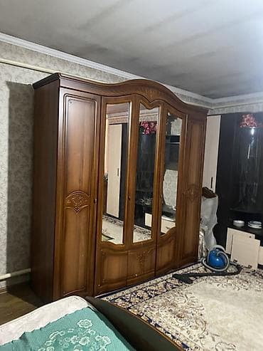 Эмерек: Спальный гарнитур в классическом стиле (дерево/МДФ, цвет орех) — 2