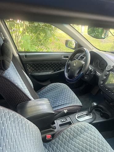 Honda Civic: 2005 г., 1.5 л, Автомат, Бензин, Седан