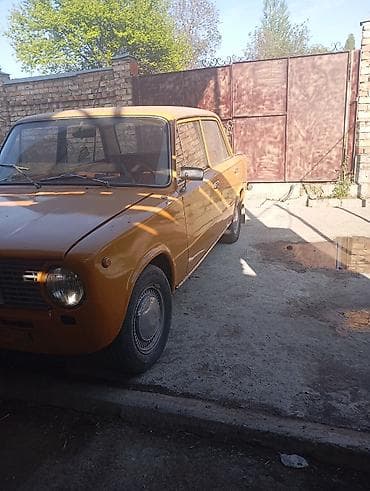 жигуи: ВАЗ (ЛАДА) 2101: 1977 г., 1.3 л, Седан — 3
