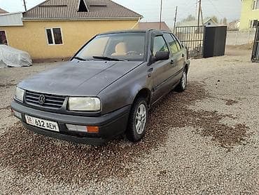 Volkswagen Vento: 1993 г., 1.8 л, Ручные, Бензин, Седан