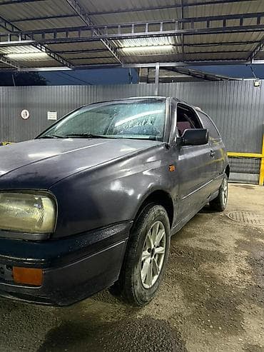Volkswagen Golf: 1992 г., 1.8 л, Механика, Бензин, Хэтчбэк — 3