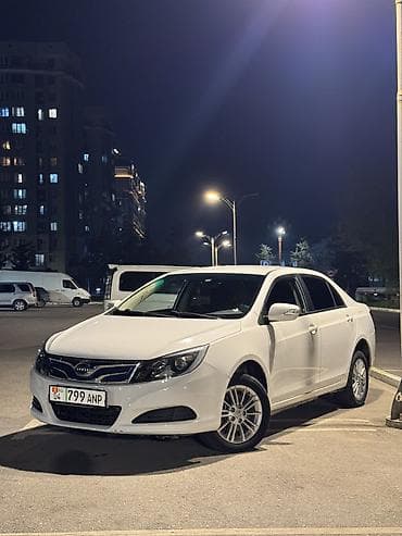 BYD E5: 2019 г., Робот, Электромобиль, Седан