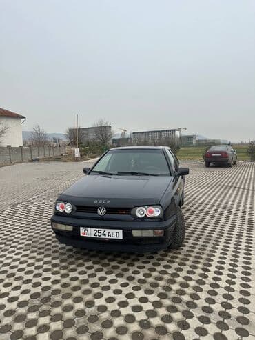 Суу транспорту: Volkswagen Golf: 1993 г., 1.8 л, Механика, Бензин, Хетчбек — 3