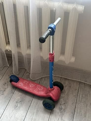 Детский самокат, Трёхколёсный