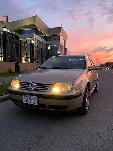 q 7: Volkswagen Bora: 2003 г., 1.6 л, Механика, Бензин, Седан — 2