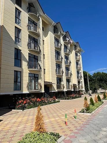 Студия с балконом и видом на море в современном малоквартирном доме