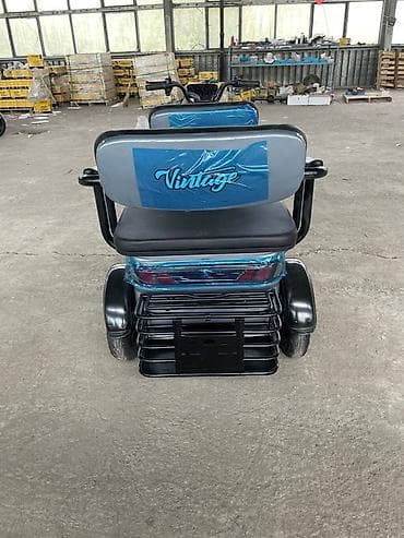 бензиновый скутер с кабиной: Электрический трёхколёсный скутер Vintage (серый) - Посадка: две — 3