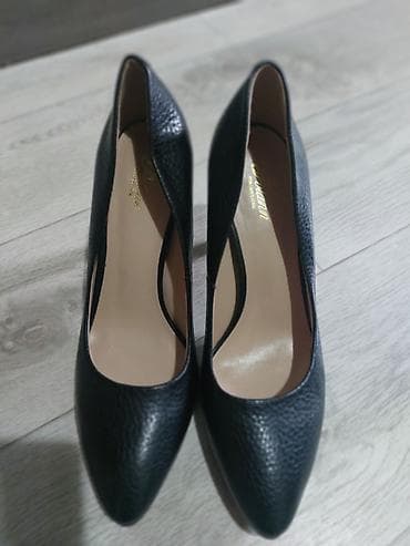 Классические женские туфли-лодочки Polann - Цвет: черный - Верх at lalafo.kg Классические женские туфли-лодочки Polann - Цвет: черный - Верх