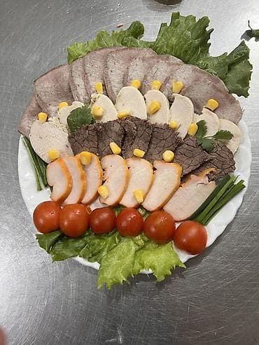 Требуется универсал повар для салатовпервыхвторых блюд