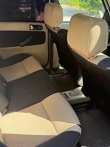 Продажа авто: Volkswagen Jetta: 2012 г., 1.6 л, Механика, Бензин, Седан — 5