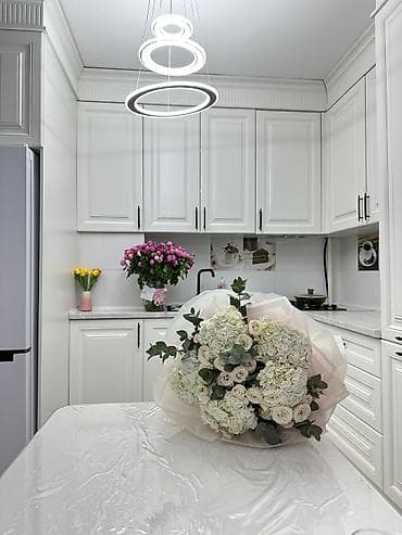 Светлая современная квартира с полноценной кухней-гостиной и отдельной