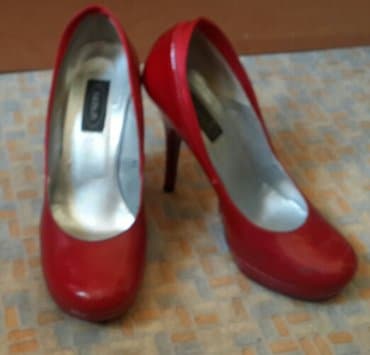 женские брендовые туфли недорого: Женская обувь. 1)Туфли красные модельные( лабутены), материал кожа — 2