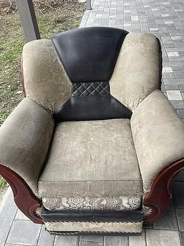 Детская мебель: Кресло мягкое с глубоким посадочным местом. Особенности: - Широкие — 1