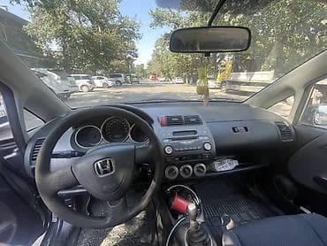 Honda Jazz: 2005 г., 1.3 л, Механика, Бензин, Хэтчбэк — 8