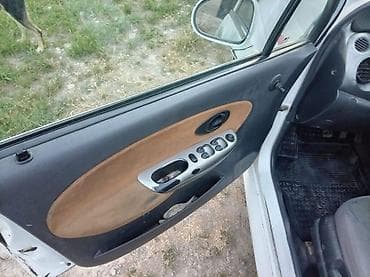 Транспорт: Daewoo Matiz: 2002 г., 0.8 л, Механика, Бензин, Хэтчбэк — 3