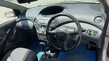 1: Toyota Vitz: 2003 г., 1.3 л, Автомат, Бензин, Хэтчбэк — 7