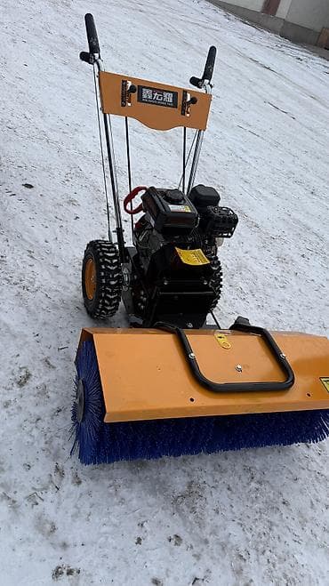 Снегоуборочная самоходная машина ROLF Бензиновая подметальная