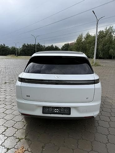 степ эреф 1: Lixiang L7: 2023 г., 1.5 л, Автомат, Гибрид, Кроссовер — 2