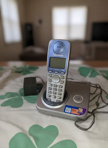 Стационарный телефон Беспроводной, Регулировка уровня громкости, Дисплей