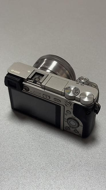 memory card: Камера Sony Alpha a6000 (серебристая) с объективом E PZ 16–50mm — 2