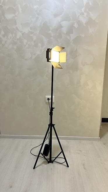 Фотоаппараты: Комплект студийного света для фото/видео. Состав: - 2 софтбокса на — 2