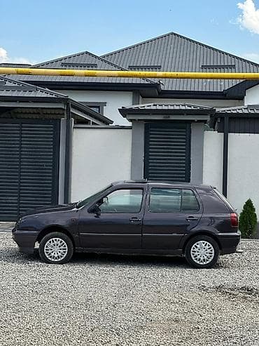 Унаа: Volkswagen Golf: 1993 г., 1.6 л, Кол менен иштөөчү, Бензин, Хетчбек — 4