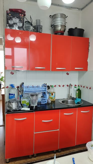 кухонная мебель из акрила: Кухонный гарнитур, цвет - Красный, Металл — 1
