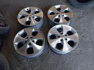 колеса на тойоту: Комплект из 4 оригинальных литых дисков Toyota. - Диаметр: 17" — 2