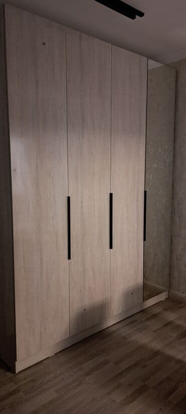 бишкек эмерек: Буйрутма эмеректер, Конок бөлмөсү, Үстөл үстү, Шкаф, Илгичтер — 22